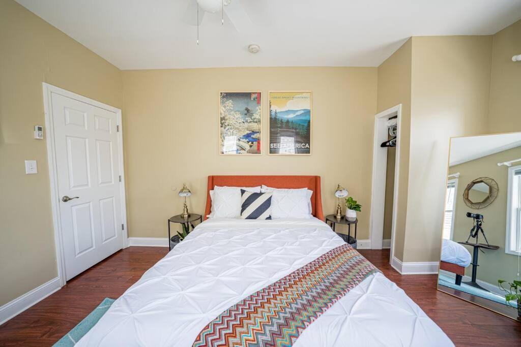 7br 7ba Big House 1 Block From Tropicana And