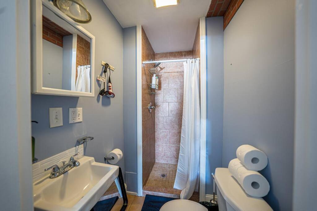 Apartment 7br 7ba Big House 1 Block From Tropicana And