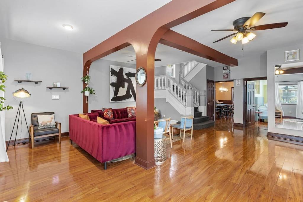 Apartment 7br 7ba Big House 1 Block From Tropicana And *