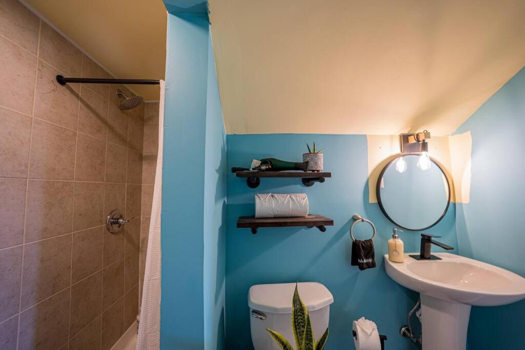 7br 7ba Big House 1 Block From Tropicana And