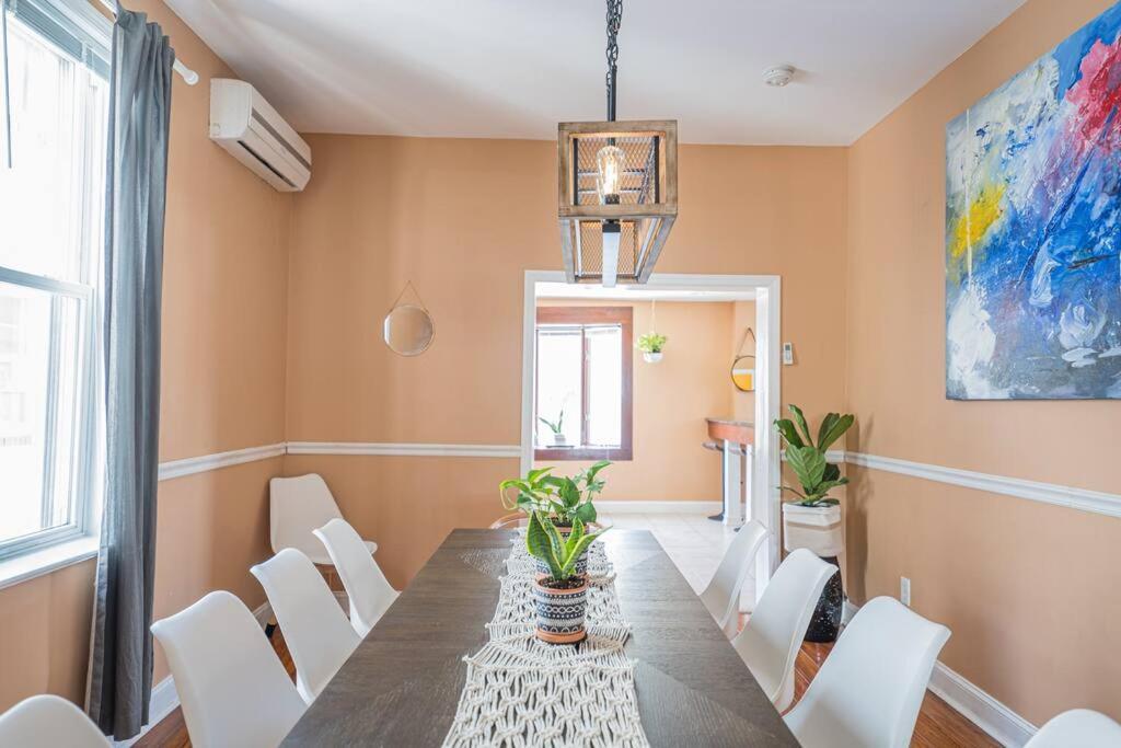 7br 7ba Big House 1 Block From Tropicana And