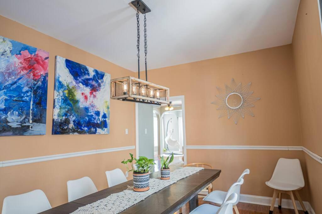 7br 7ba Big House 1 Block From Tropicana And *