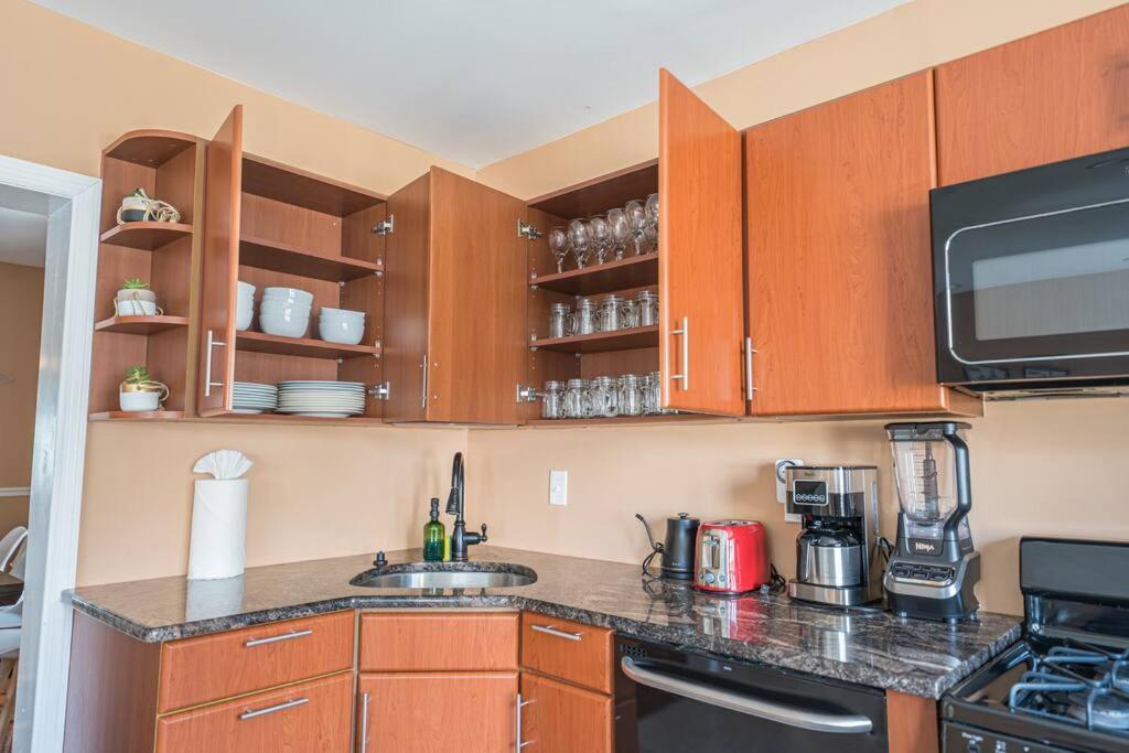 7br 7ba Big House 1 Block From Tropicana And Apartment